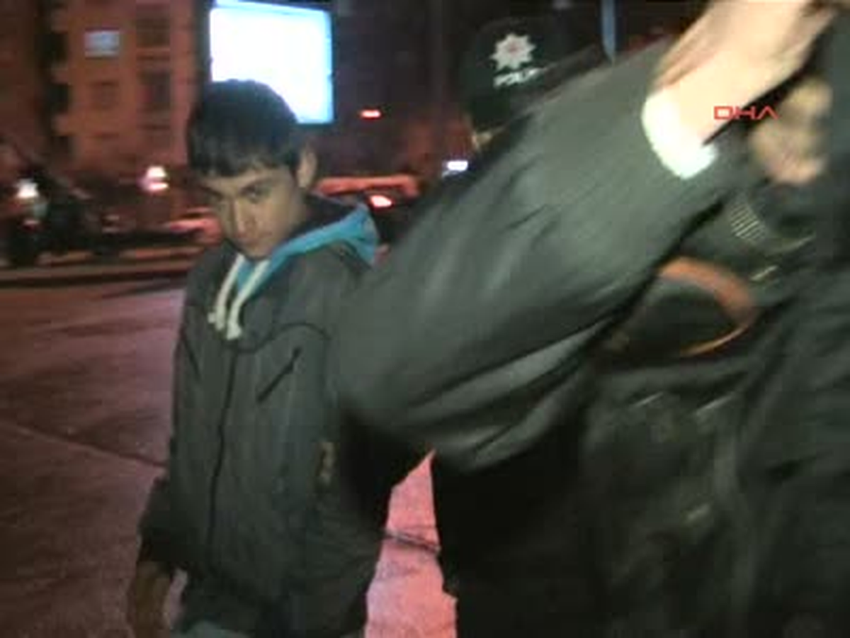 Yaşlı Kadının Çantasını Kapamadan Yakalandı