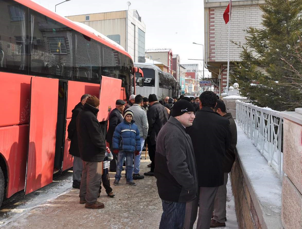 Yerköy\'de Umre Yolucuları Dualarla Uğurlandı