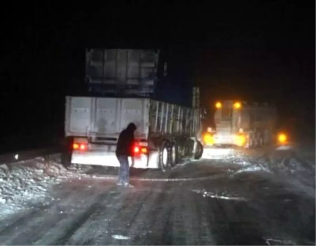 Yozgat Karayolunu Trafiğe Kapattı