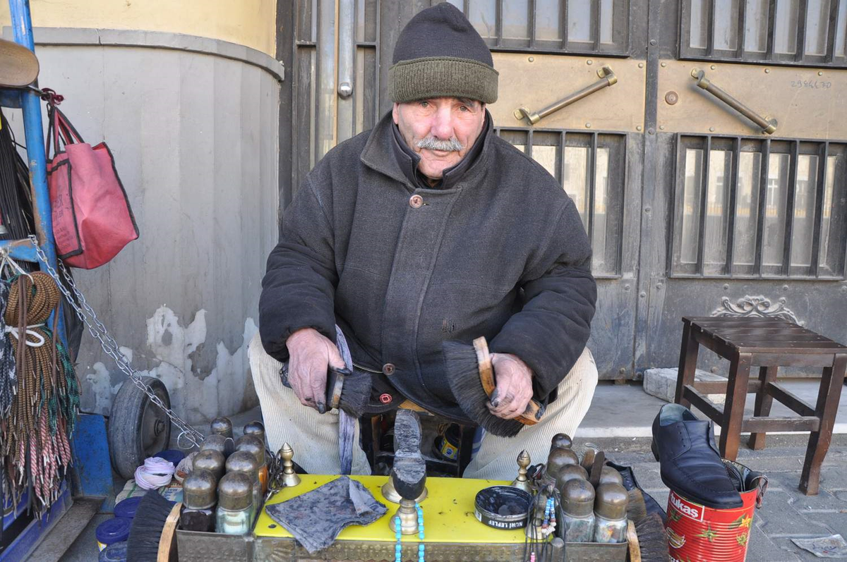 7 Yaşından Beri Boyacılık Yapıyor