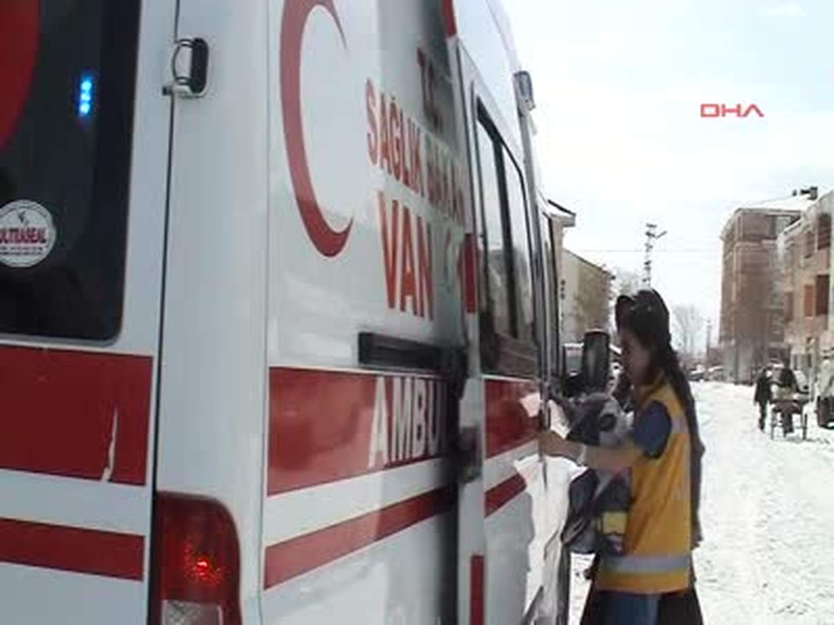 Ambulansta Doğum Yaptı