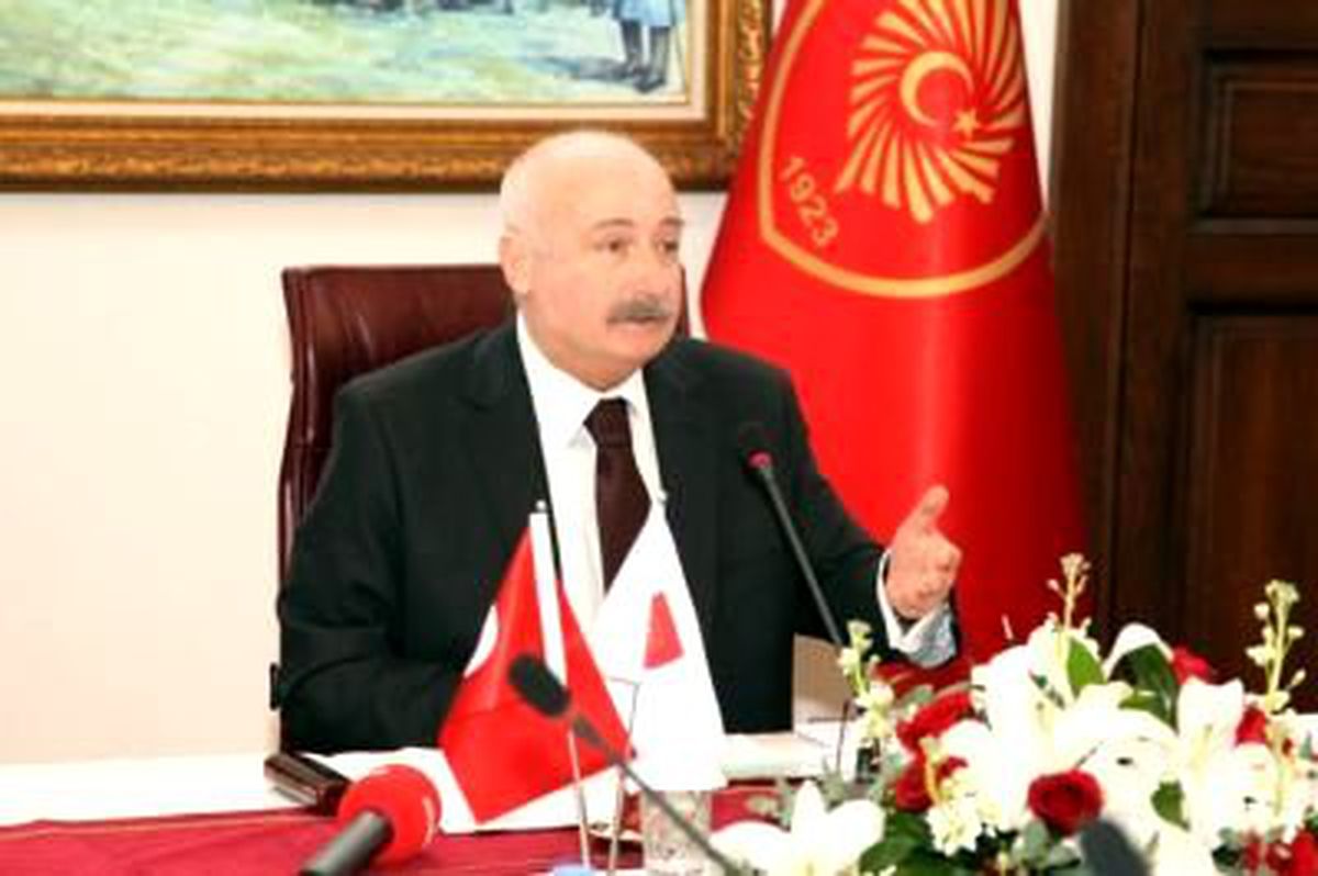 Ankara Valisi Alaaddin Yüksel Ankamall\'de \' Fetih 1453\'ü İzledi