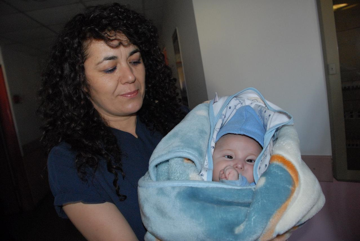 Annesi Gelmeyince Hastaneye Bırakıldı