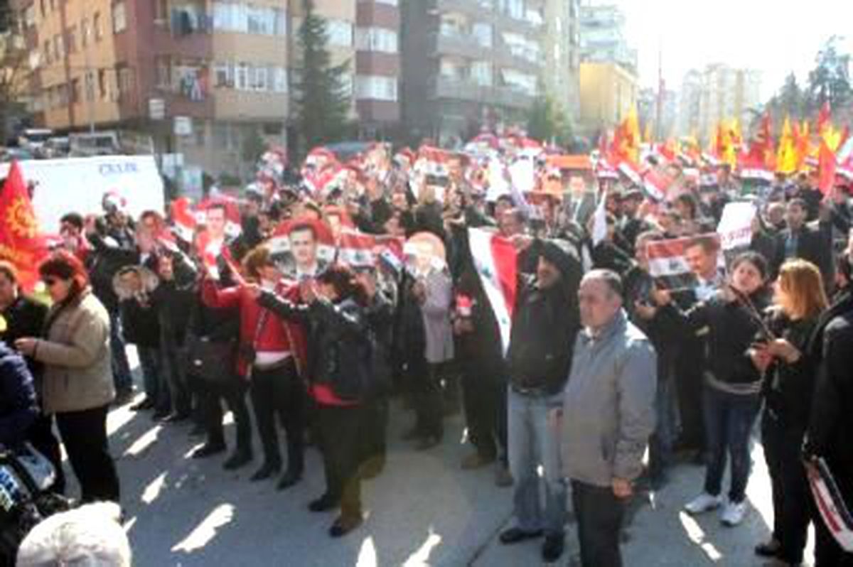 Antakya\'da Suriye\'ye Destek Eylemi