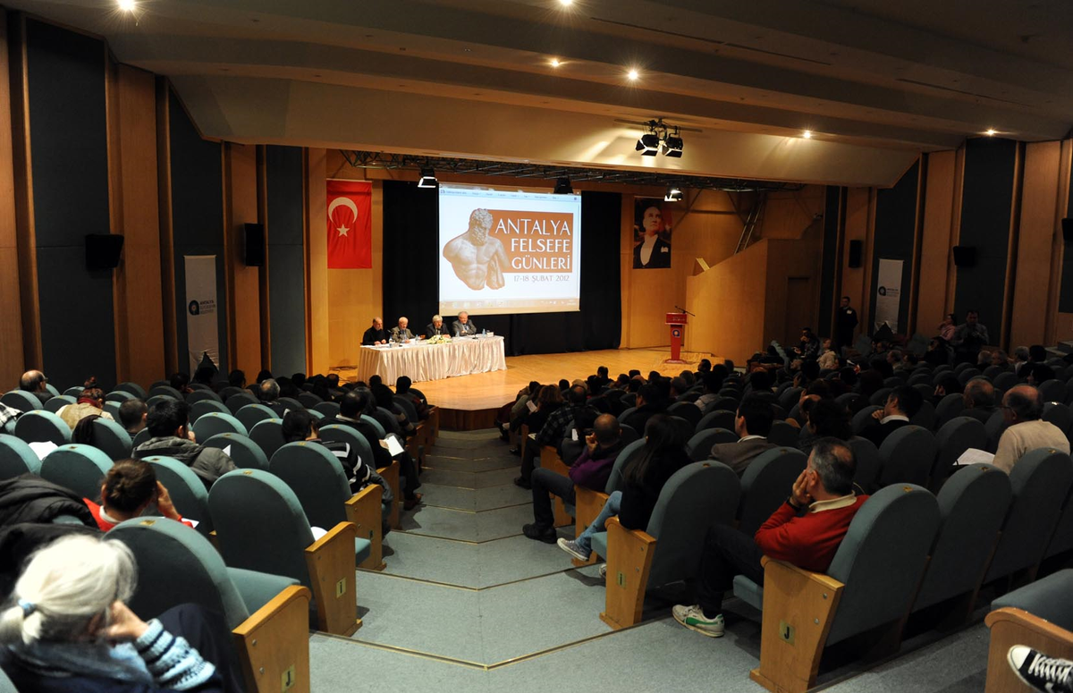 Antalya\'da Felsefe Günleri Yaşandı