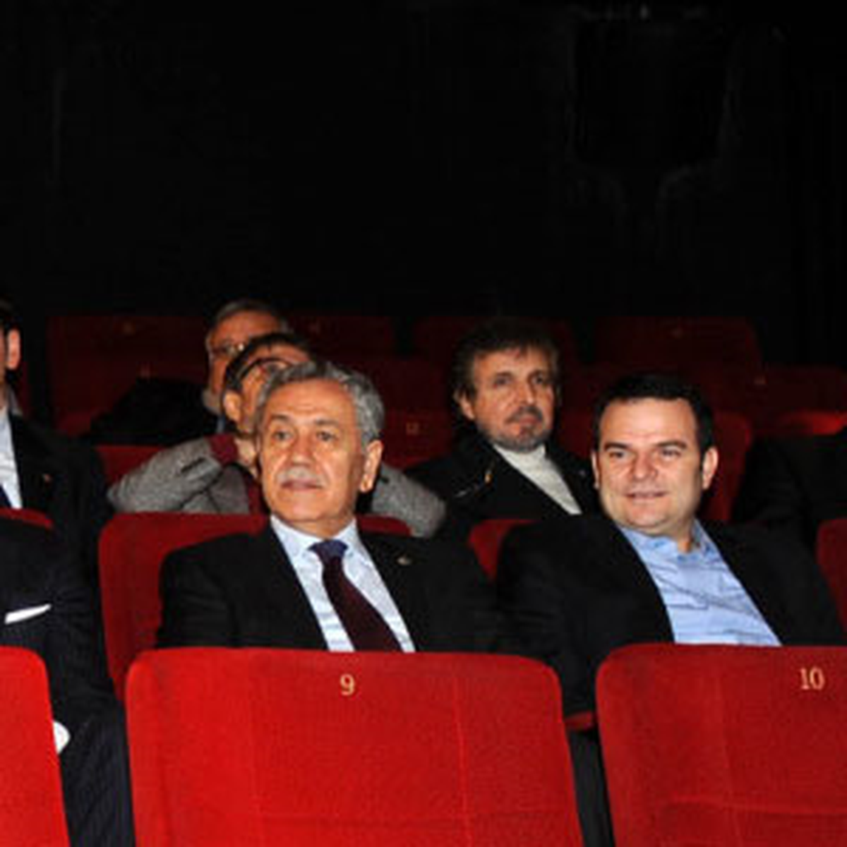 Arınç Fetih 1453'ü İzledi
