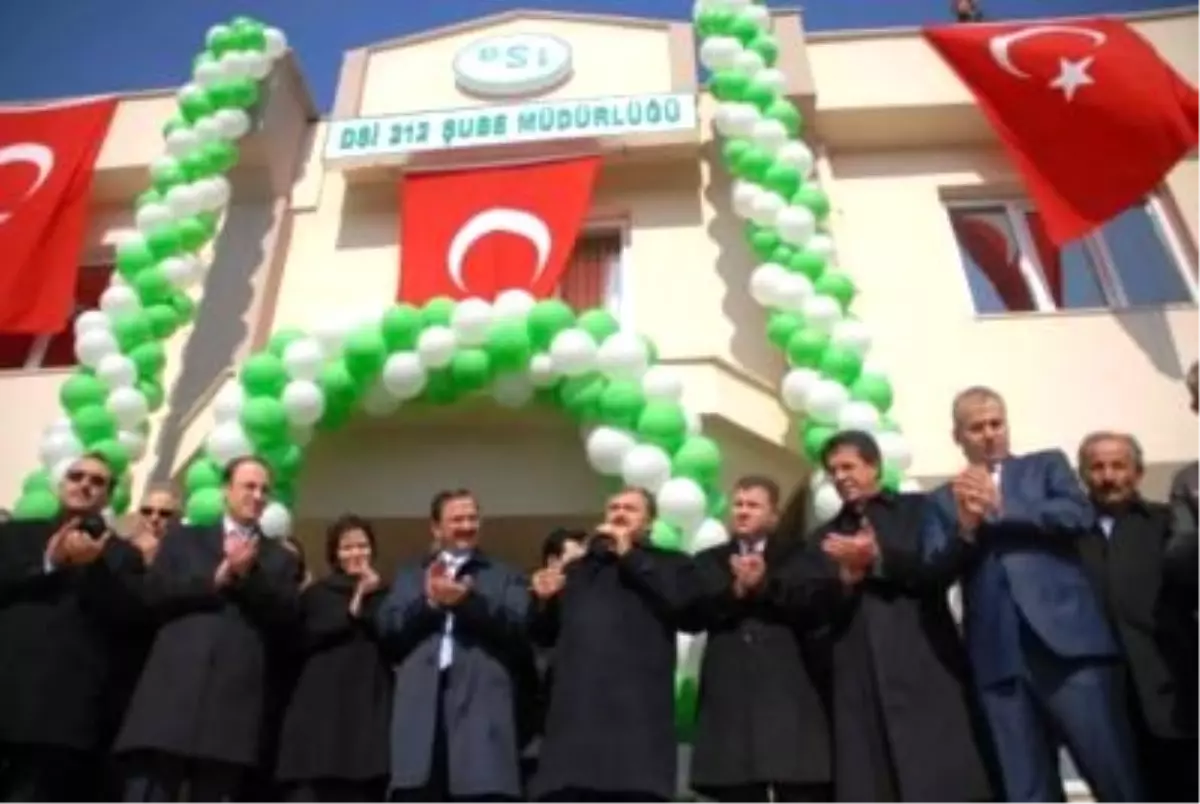 Bakan Eroğlu: CHP Gelsin Kongre Görsün