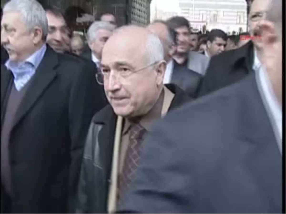 Çiçek: Darbeler Hep Gece Karanlığında Yapıldı