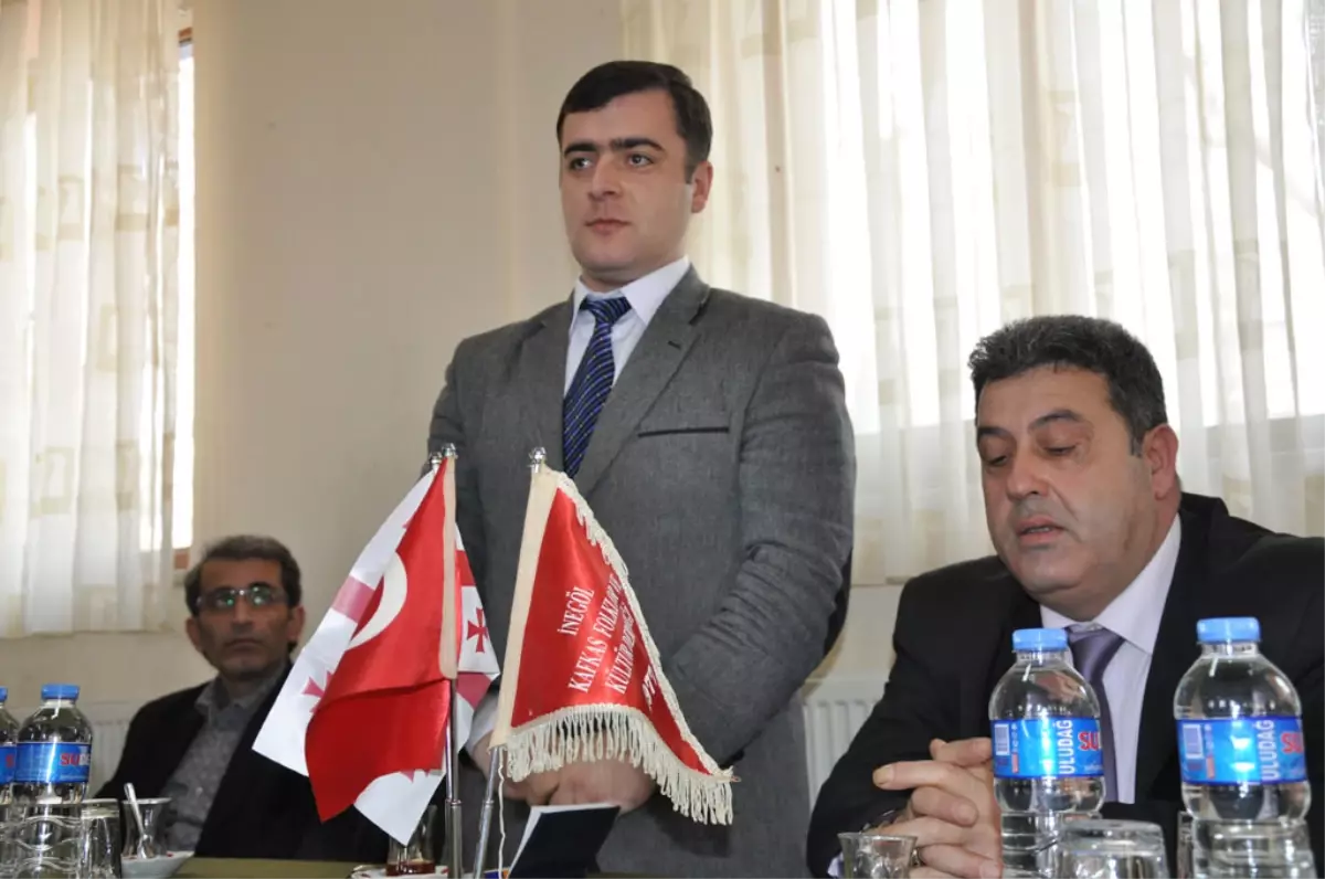 Gürcistanlı Bürokrattan Gürcü Öğrencilere Davet