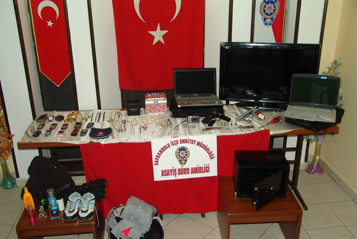 Hırsızlık Şebekesi Üyesi 4 Kişi Tutuklandı