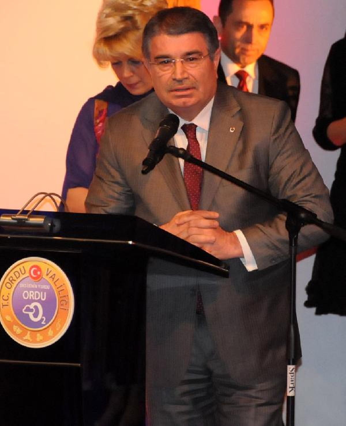 İçişleri Bakanı Şahin \'Seslerle Anadolu Müzikali\'ni İzledi