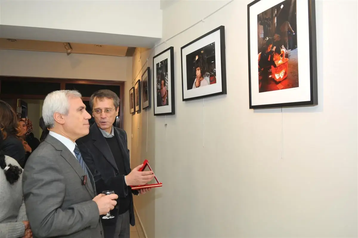 Kağıt Toplayan Çocukları Sanata Yansıttı