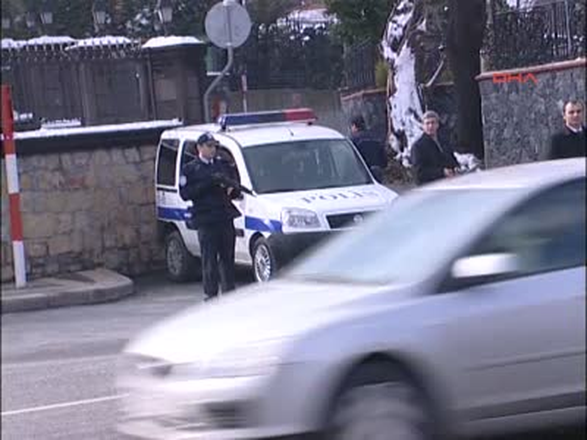 Makedonya Cumhurbaşkanı İvanov Başbakanın Kısıklıda\'ki Konutuna Geldi