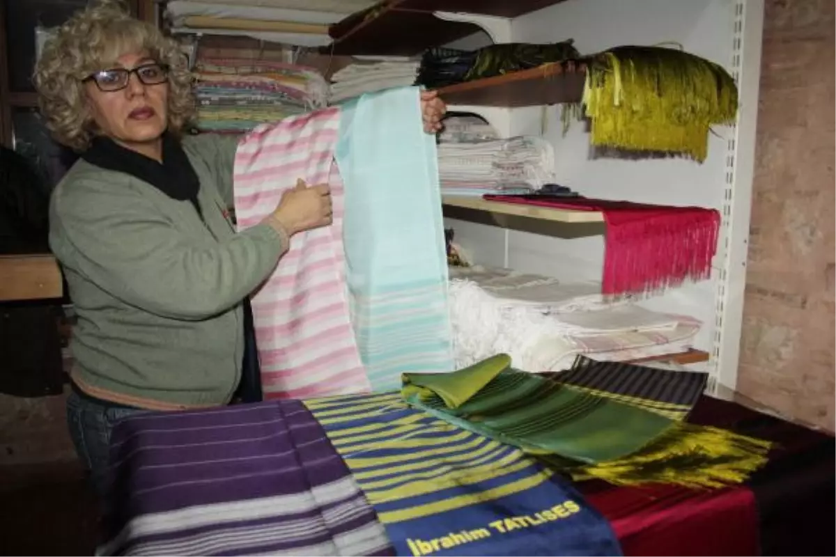 Tatlıses'e Manisalı Kadınlardan Moral