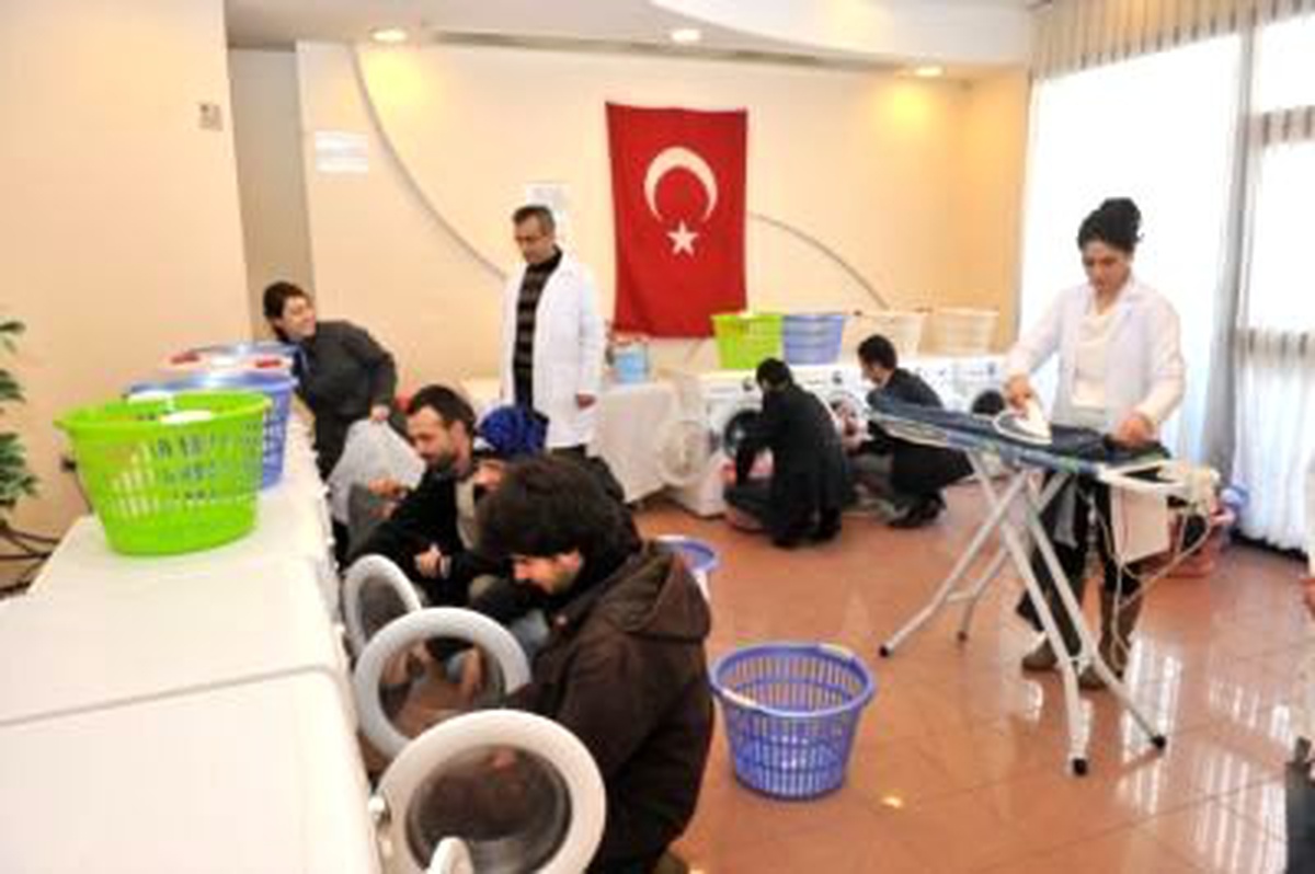 Üniversite Öğrencilerine Ücretsiz Çamaşır Yıkama Hizmeti