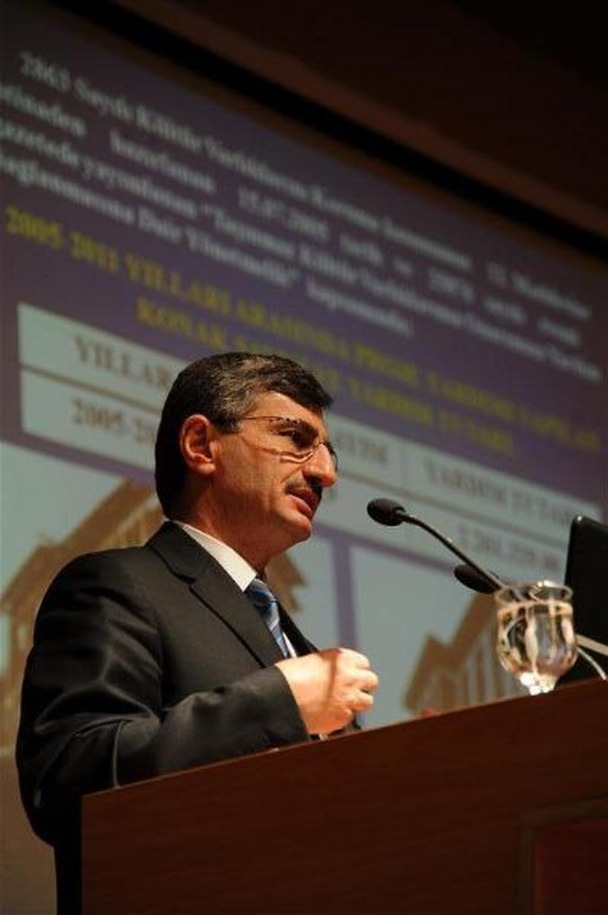 Vali Bektaş\'dan Meydan Açıklaması