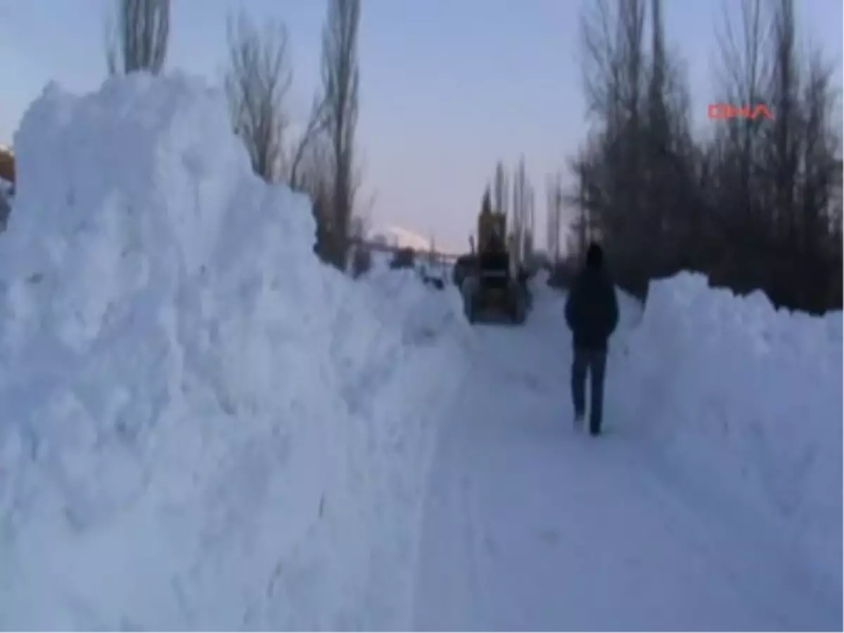 Yalvaç'ta 'Kar Esareti' Sürüyor