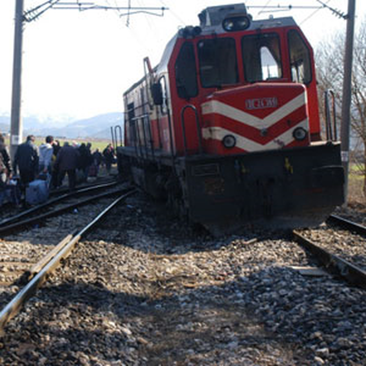 Yolcu Treninin Lokomotifi Raydan Çıktı