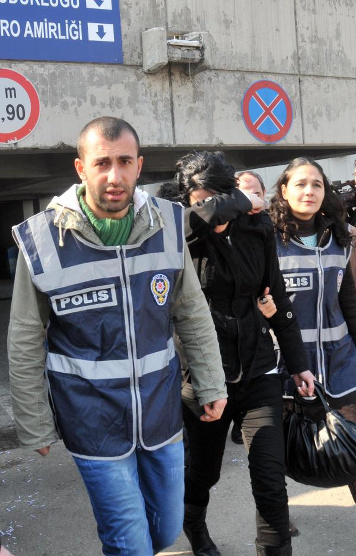 Anketör Olarak Girdiği Evlerde Soygun Yapıyordu