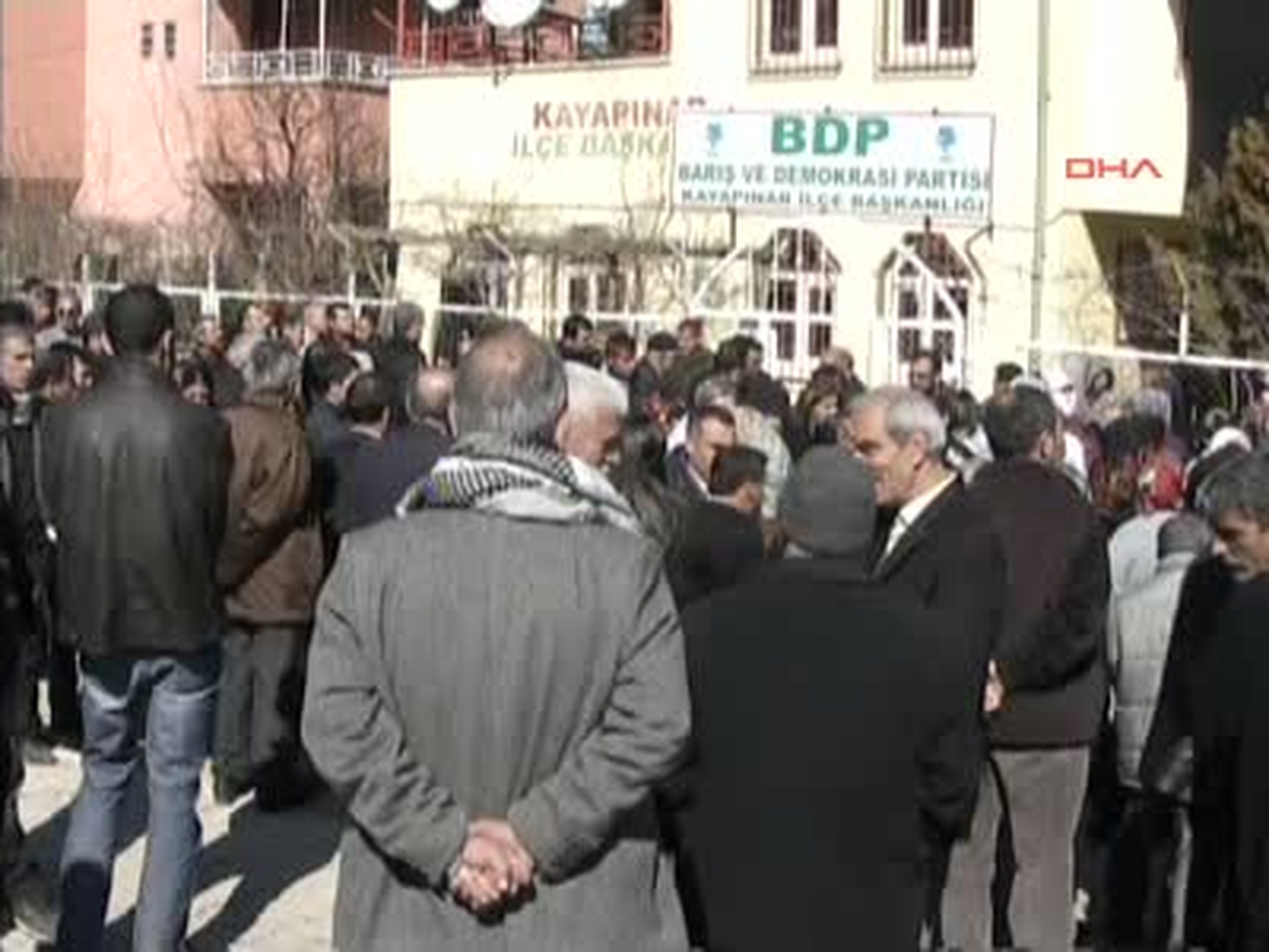 BDP\'li Belediye Başkanları Öcalan İçin Açlık Grevi Yapacak