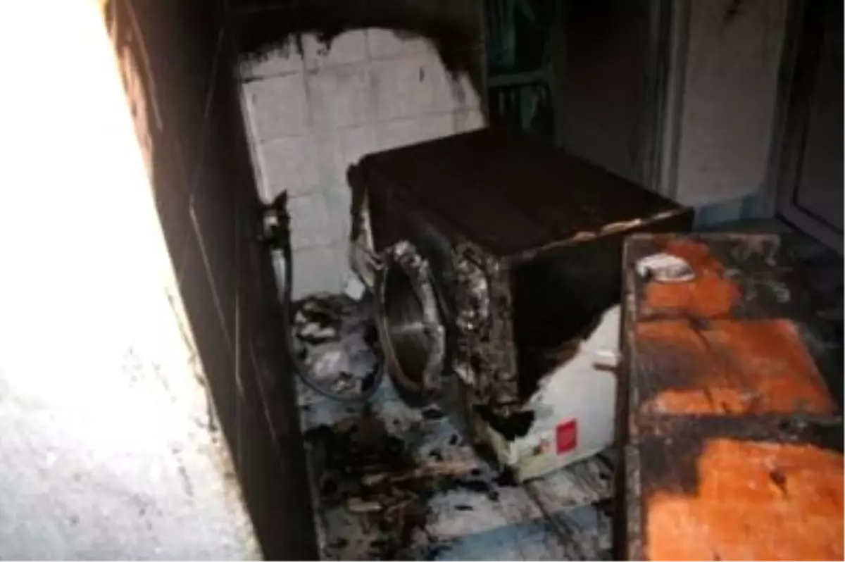 Çamaşır Makinesi Bomba Gibi Patladı