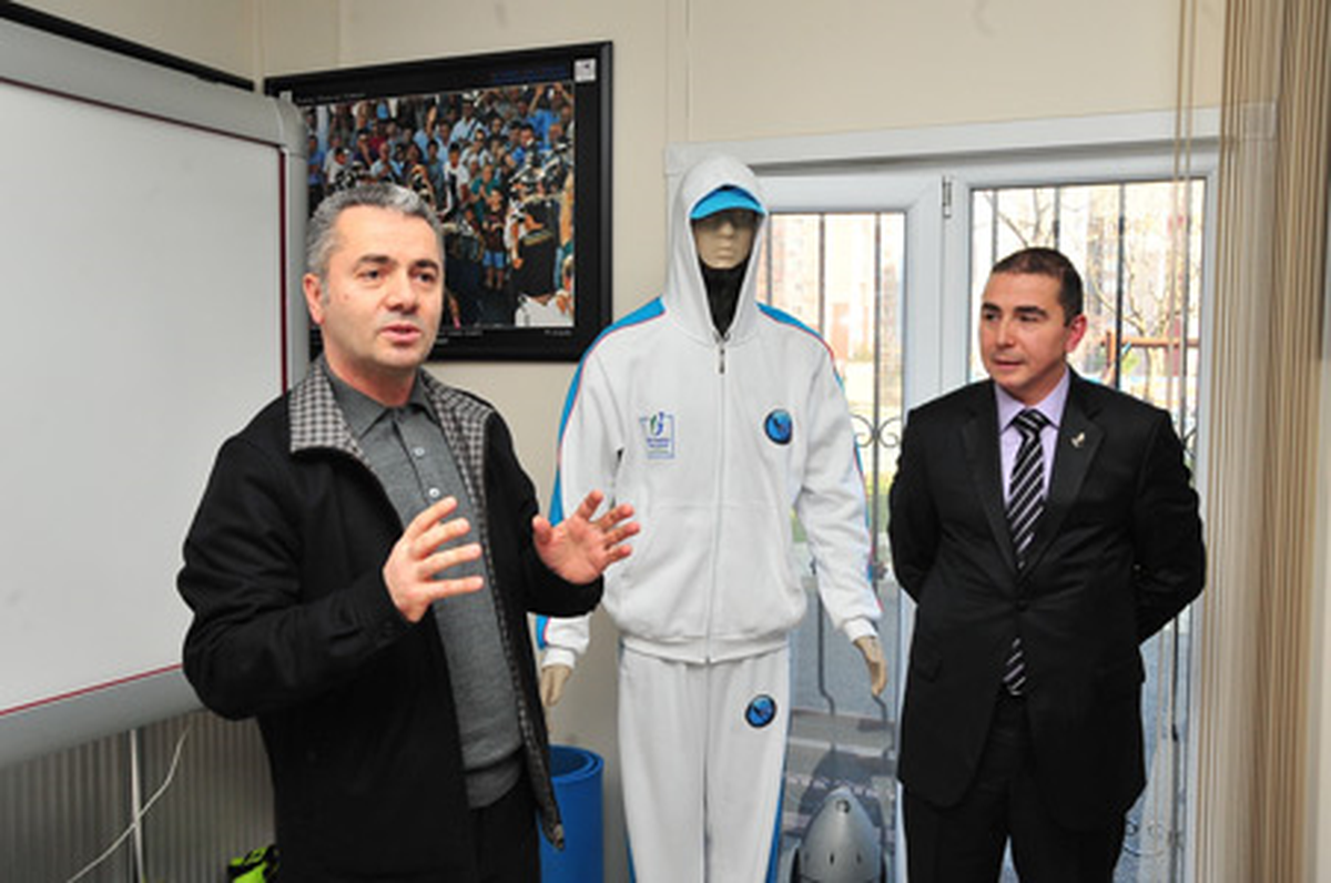 Cem Karabay\'dan Yeni Bir Deneme