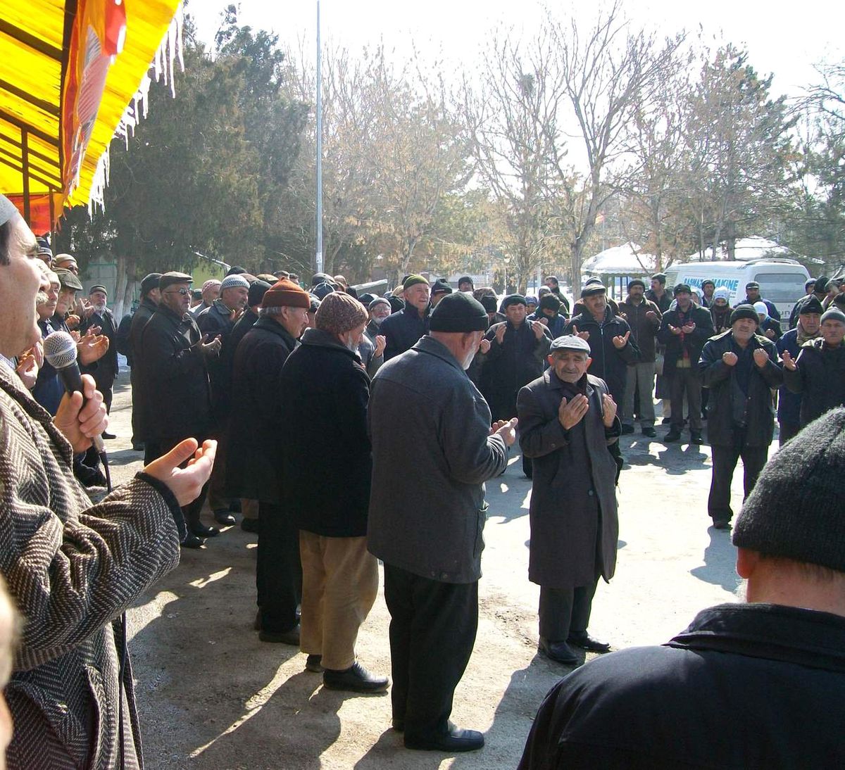 Çiftelerde Umre Adayları Dualarla Yolcu Edildi