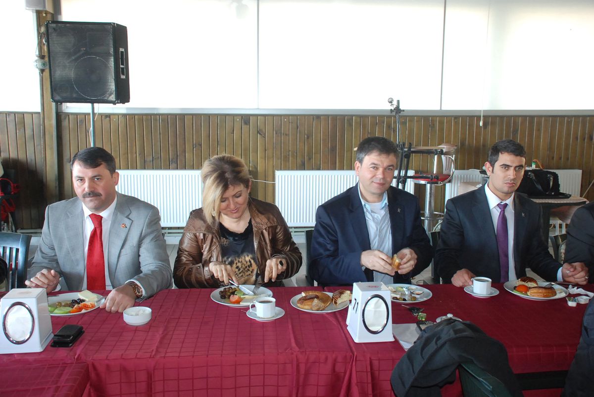 Didim Ak Partililer Kahvaltıda Buluştu