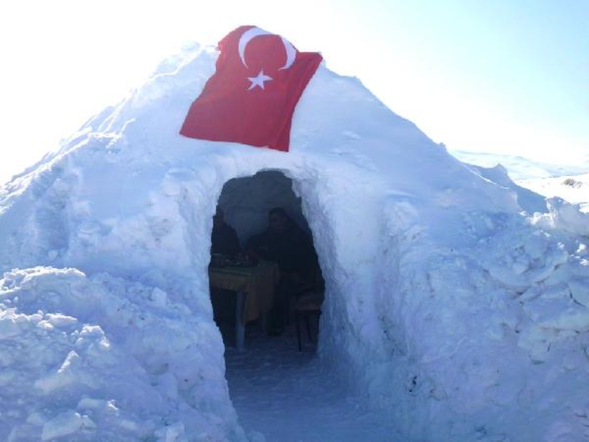 Eskimo Evi\'nde Çay Keyfi