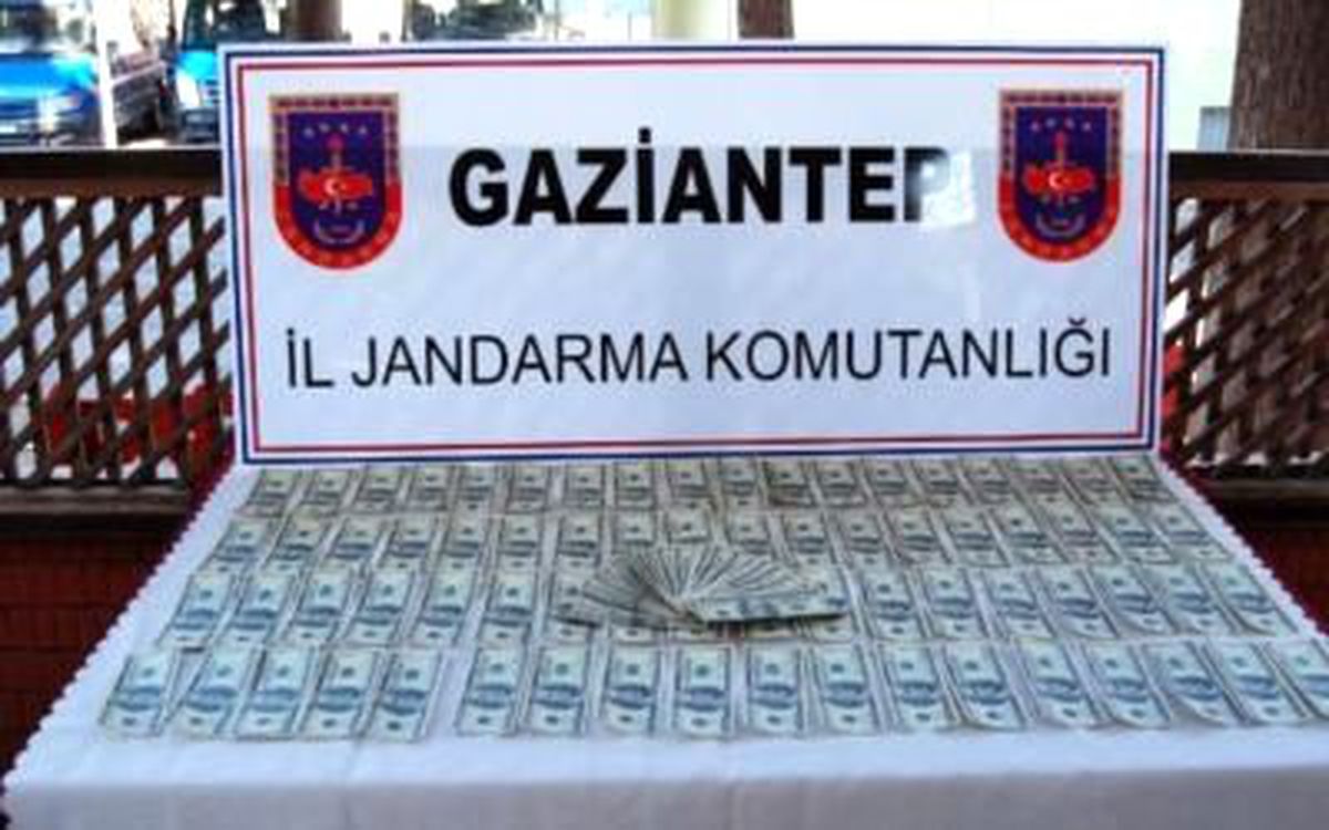 Gaziantep\'te Bin Dolar Sahte Para Ele Geçirildi
