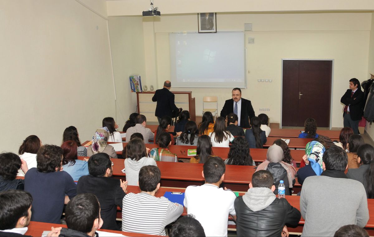 İşletme Öğrencileri İş Dünyası ile Buluştu