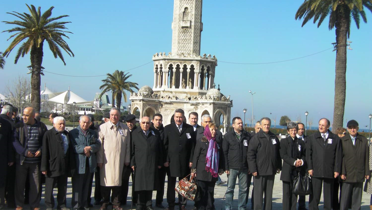 İzmir Eski Valisi Son Yolculuğuna Uğurlandı