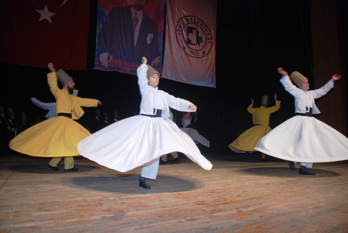 İzmit\'te Sema Gösterisi