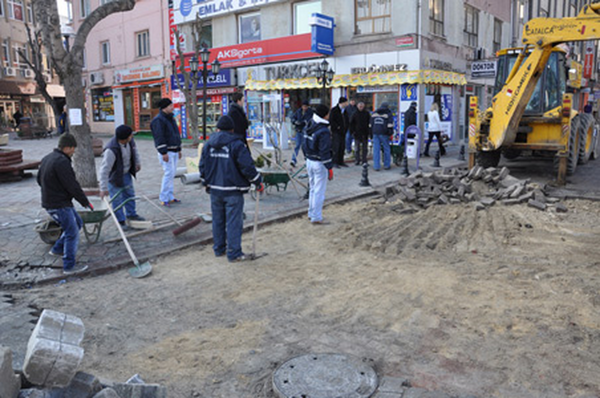 Karın Zarar Verdiği Yollar Onarılıyor