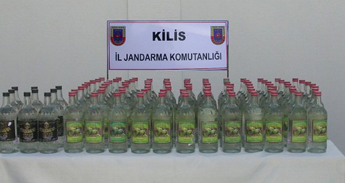 Kilis\'te 101 Şişe Kaçak İçki ve 1 Ton 315 Kilo Çay Ele Geçirildi