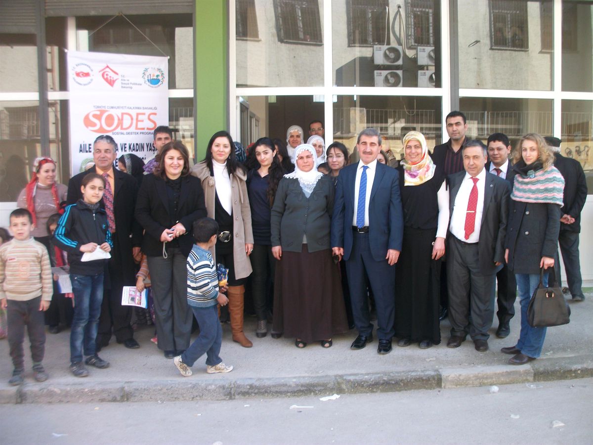 Mersin\'de "Aile Danışma ve Kadın Yaşam Merkezi " Açıldı
