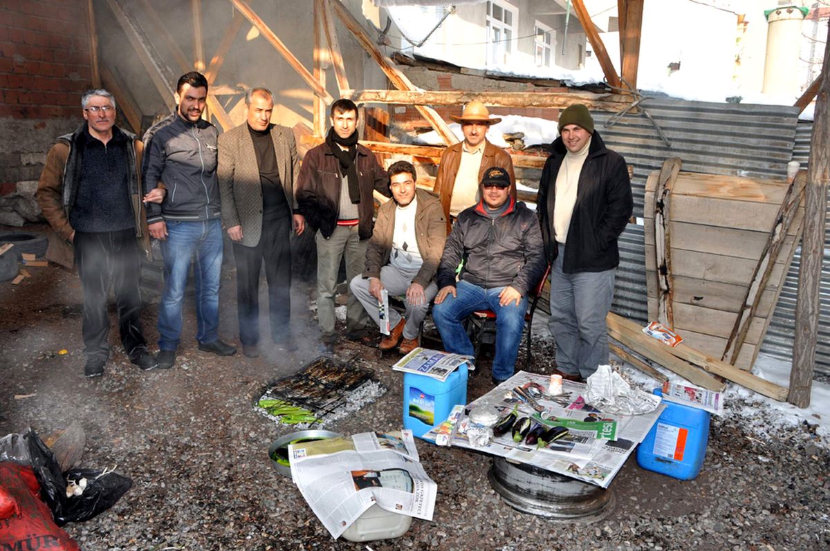 Nakliyecilerden Mangal Keyfi