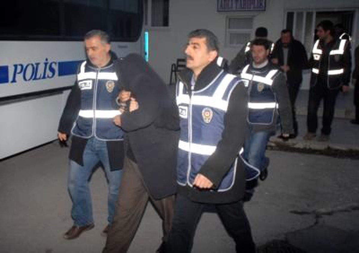 Oto Hırsızlığına 6 Tutuklama