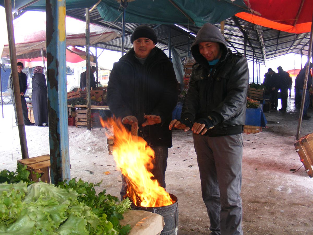 Pazarcıların \'Ekmek Tenekeleri\'