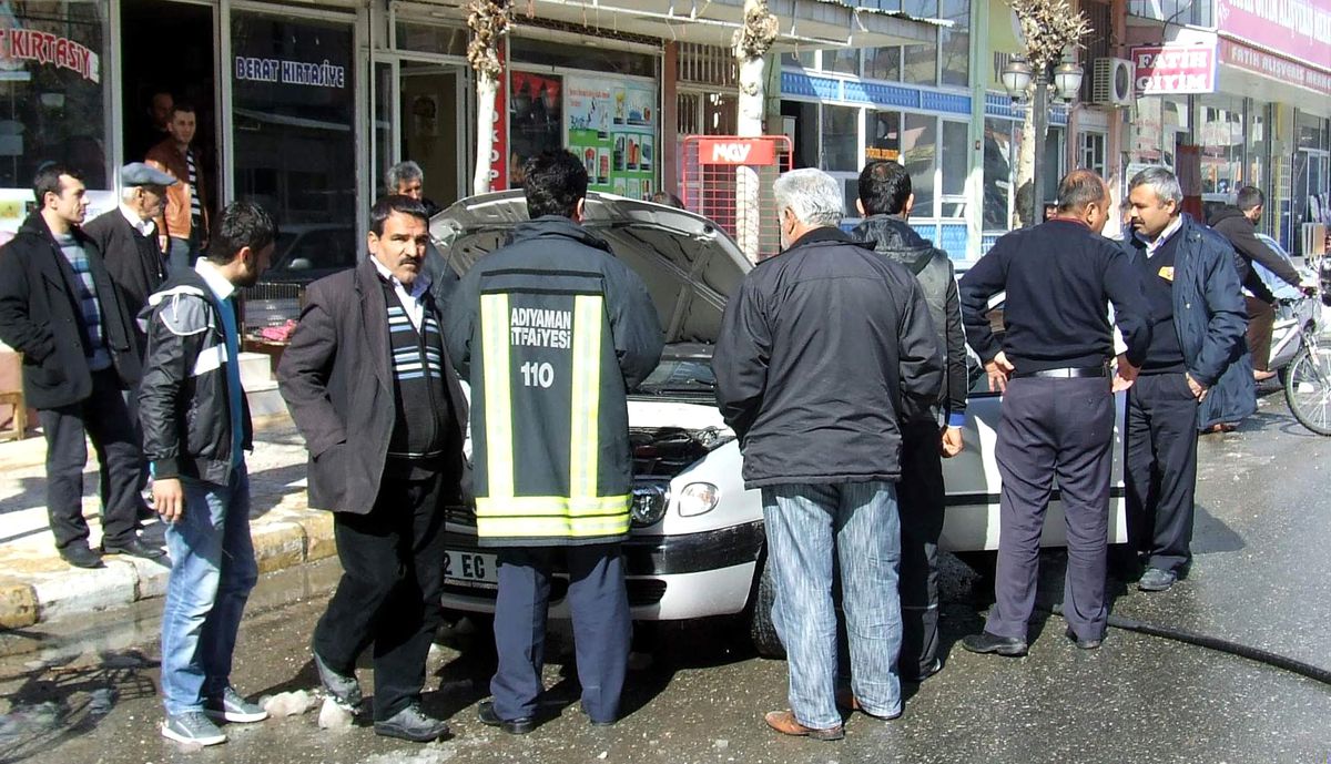 Seyir Halindeki Otomobil Alev Aldı