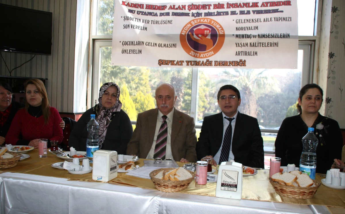 Şiddet Gören Kadınlar ve Çocuk Gelinlere \'Şevkat Yumağı\' Saracak