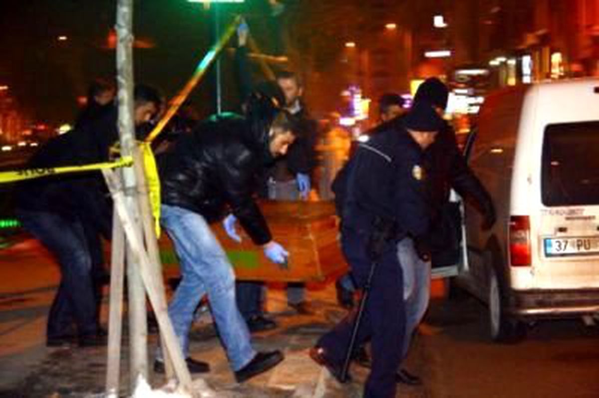 Sokak Ortasında Av Tüfeğiyle Öldürüldü