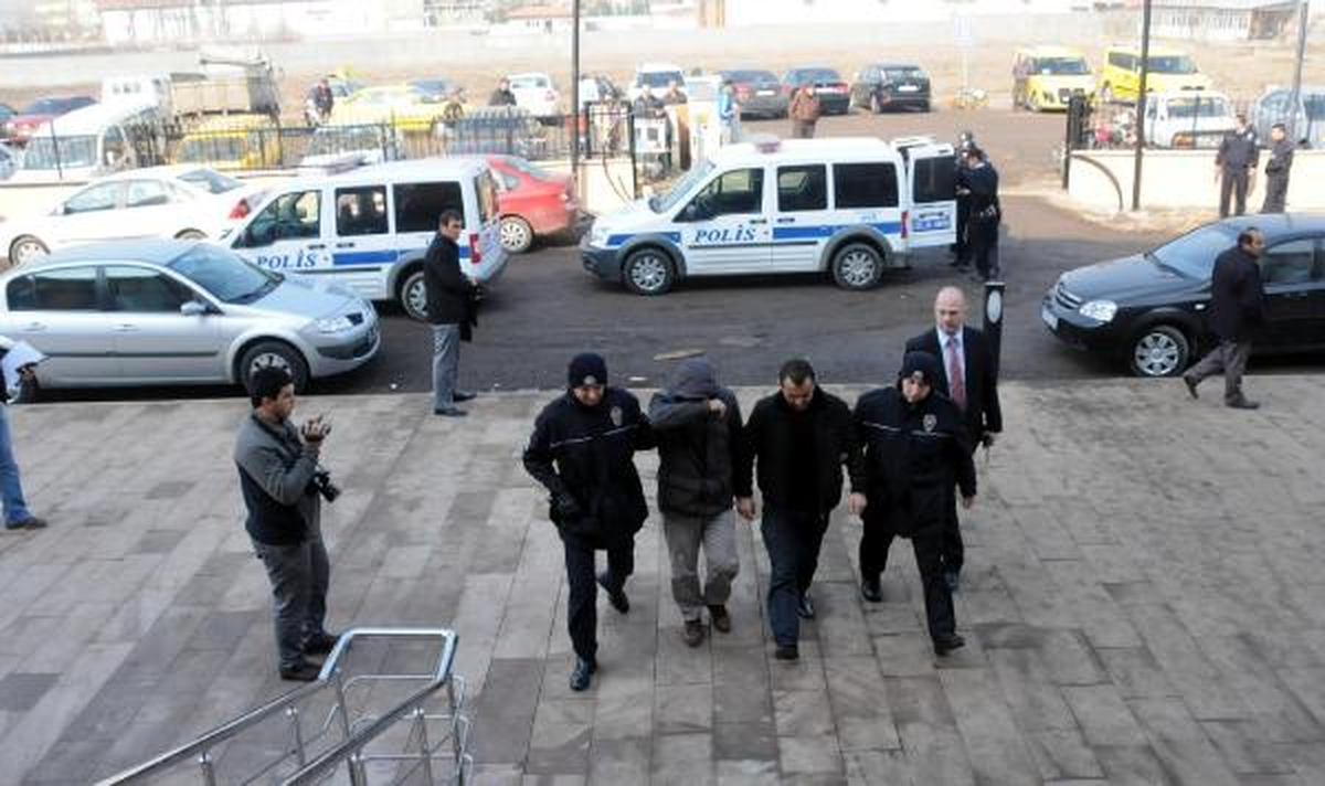 100 Bin Liralık Dolandırıcılık İddiasına 5 Gözaltı