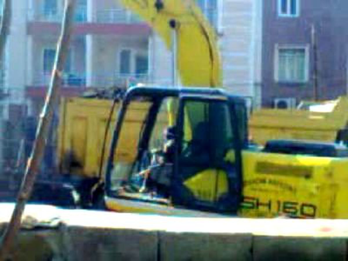 5 Yaşında Kepçe Operatörü