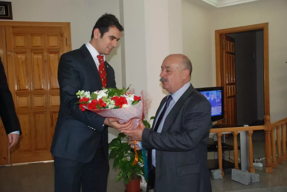 AK Parti Didim İlçe Teşkilatında CHP\'li Belediye Başkanına Ziyaret