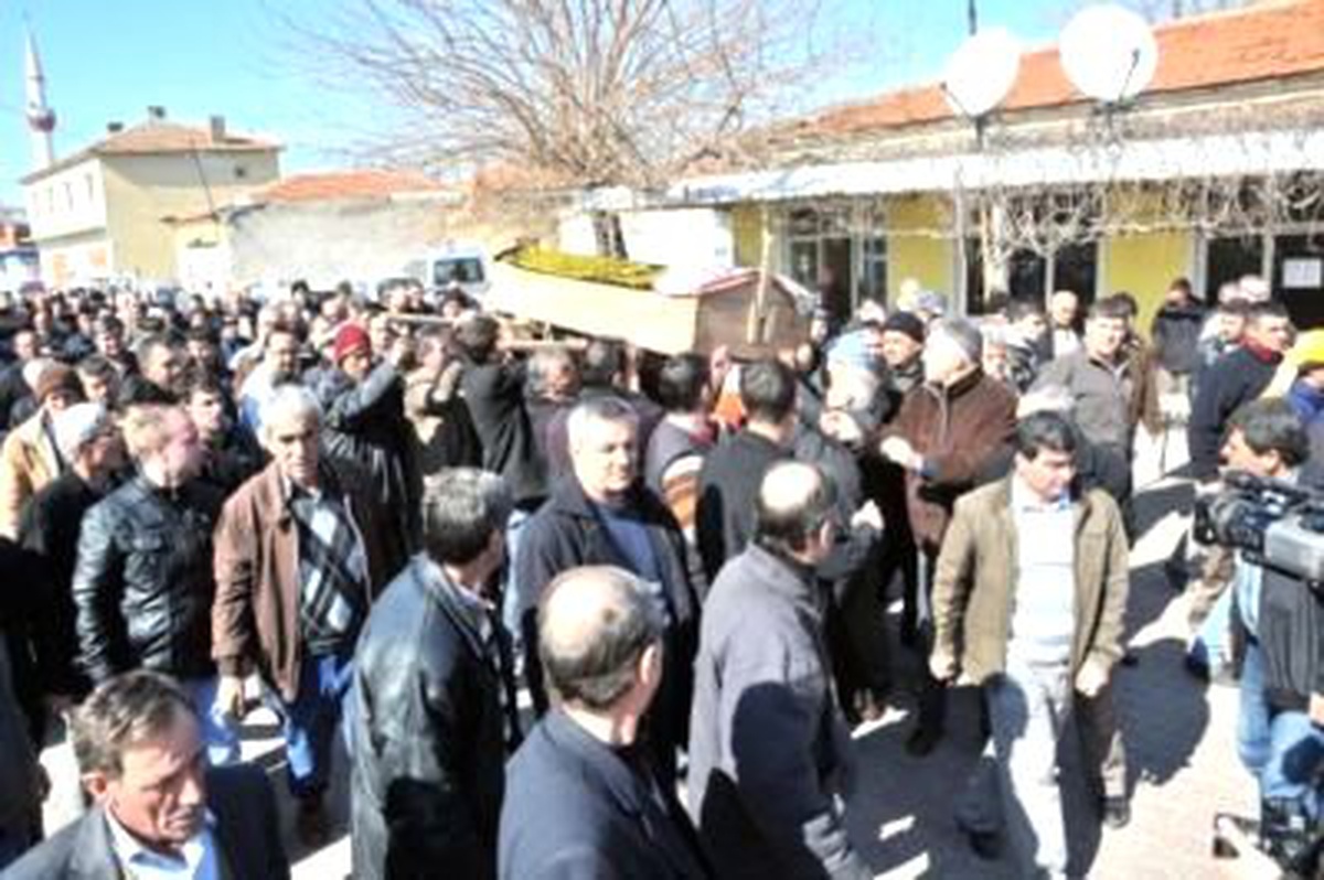 Boğazı Kesilerek Öldürülen Karı Koca Toprağa Verildi