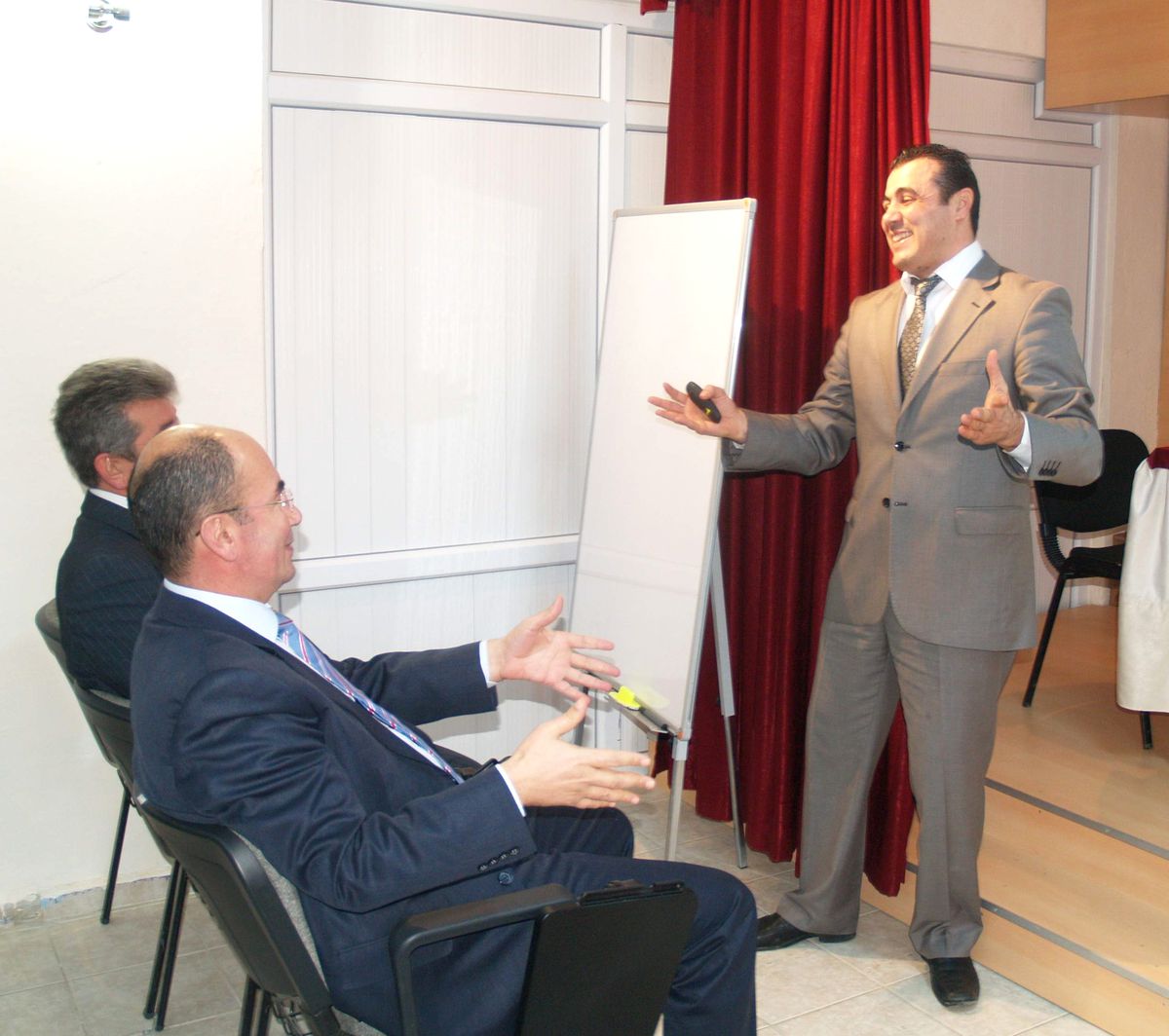 Gelibolu\'da Okul Yöneticilerine Motivasyon Semineri