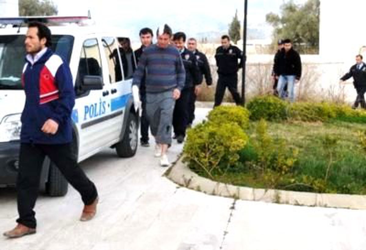 İşçiler Birbirine Girdi