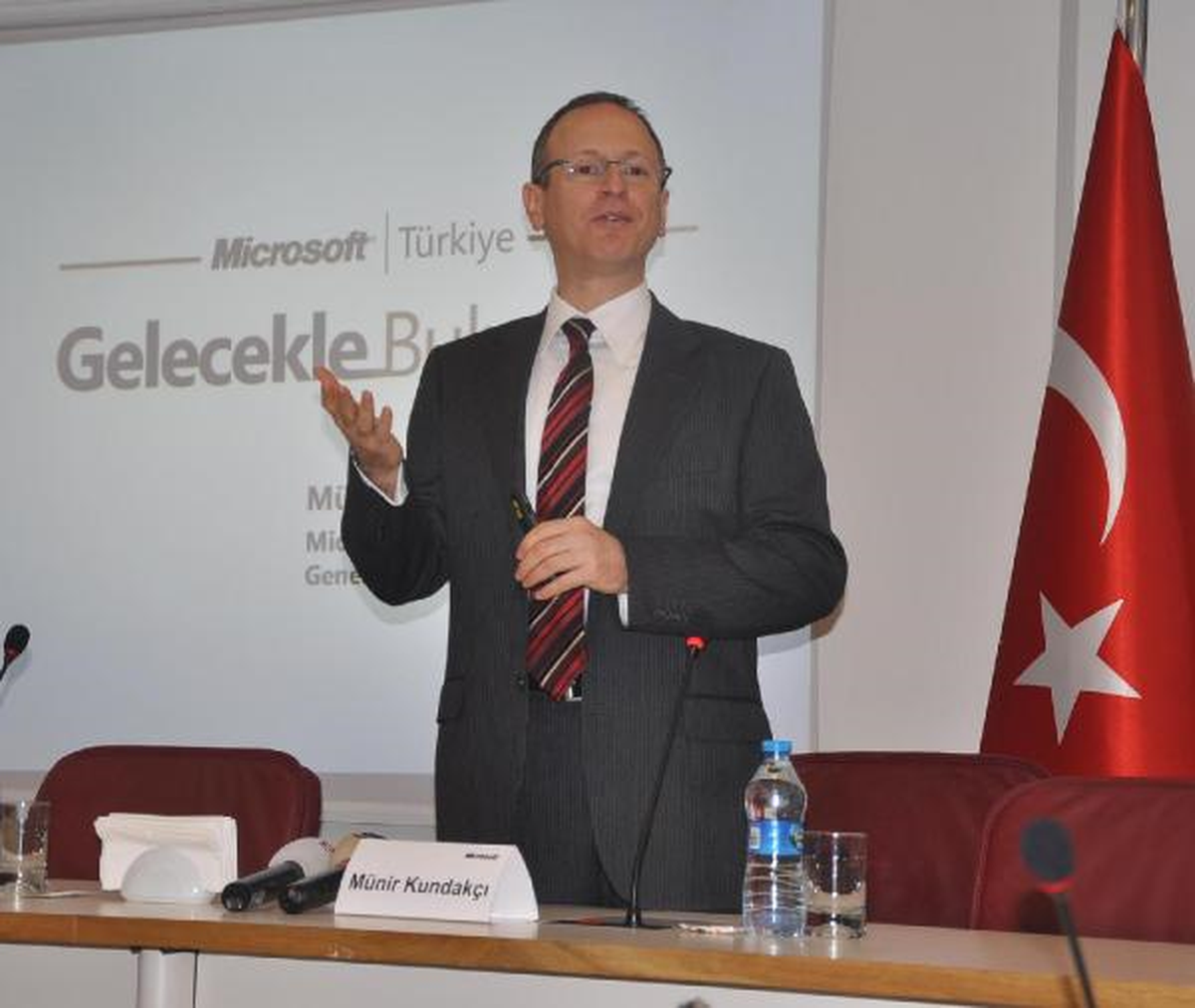 İzmirli Firmalar Bilişimi Microsoft\'dan Dinledi