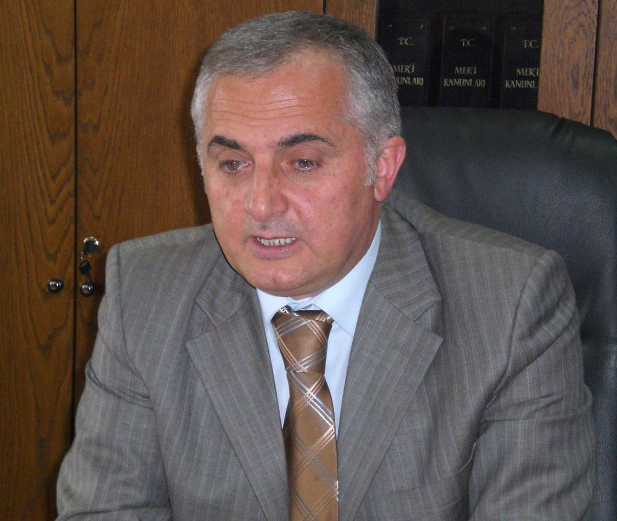 Kağızman\'da Tipi Elektrik Hatlarına Zarar Verdi